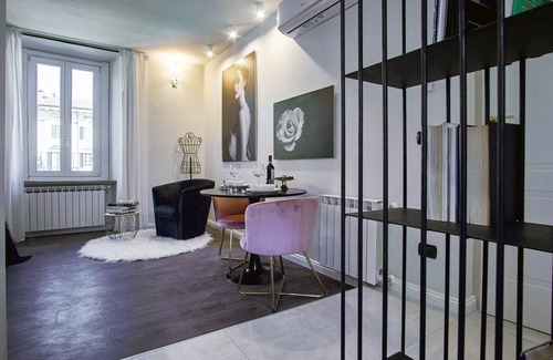 Bergamo House | Relax at SARONA by the Museum with Spa and Breakfast