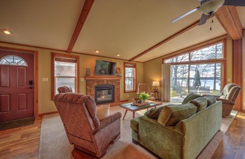 Brill House | Discover Sarona Serenity: Lakeside Retreat with Boat Dock
