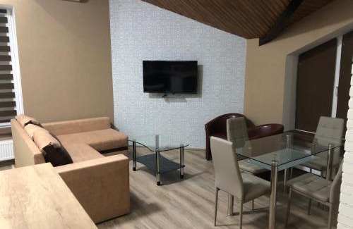 Zarichnyi District Apartment | Budget-Friendly Stay at Sartawi Apartment with Breakfast
