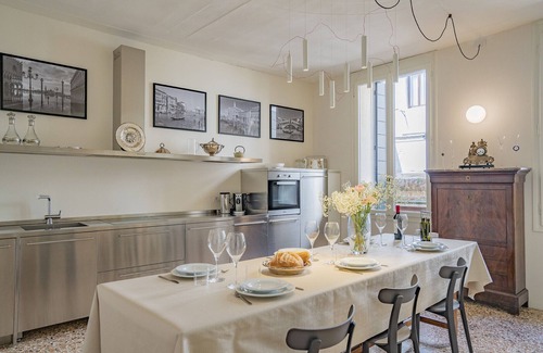 Cannaregio Apartment | Canal View Sartor Apartment with Private Courtyard Retreat