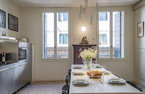 Cannaregio Apartment | Canal View Sartor Apartment with Private Courtyard Retreat