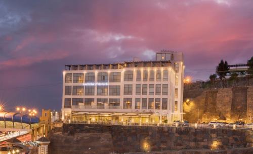 Abha Hotel | Family-Friendly Sarwat Park Hotel: Enjoy Dining & Comfort