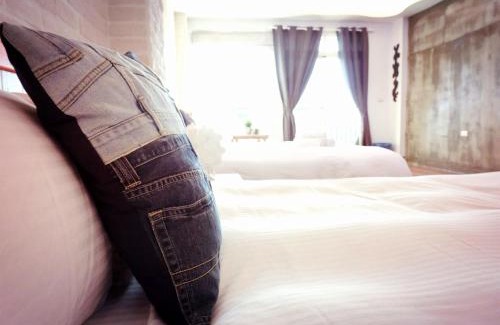 Sail Rock Beach Bed & Breakfast | Cozy Oceanfront Retreat at Sasa Nor Lamour B&B