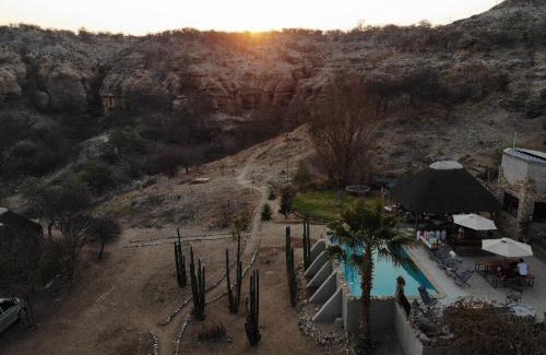 Outjo Cabin | Discover Sasa Safari Camp: Ideal for Family Getaways