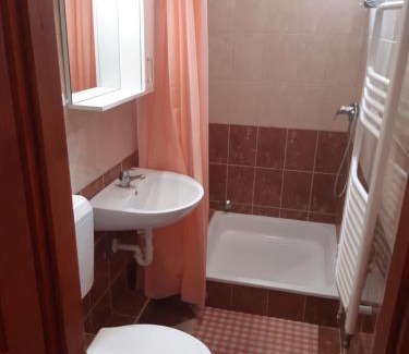 Hajduszoboszlo Apartment | Guest Rated 10/10: Family-Friendly Sasfészek Retreat