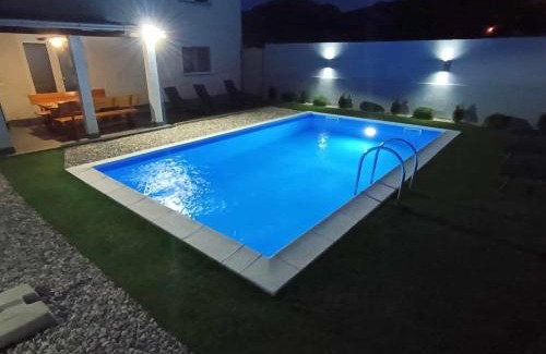 Trn Apartment | Relaxing Sasha Apartment with Pool and Ocean Views