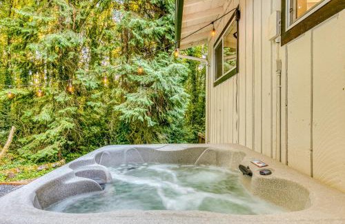 Cedar Hills House | Discover Sasquatch: Family & Pet-Friendly Retreat Awaits