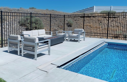Desert Aire House | Relaxing Sasquatch Oasis with Pool and Ocean View