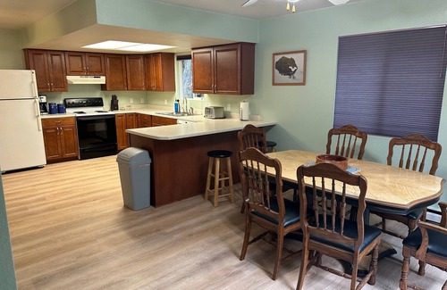 Crescent City House | Experience Sasquatch Sanctuary: Rated 10/10 Family Retreat