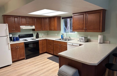 Crescent City House | Experience Sasquatch Sanctuary: Rated 10/10 Family Retreat