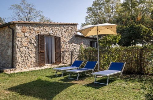 Pitigliano House | Pet-Friendly Sasso Bianco: Guest Rated 9.5 with Pool Access
