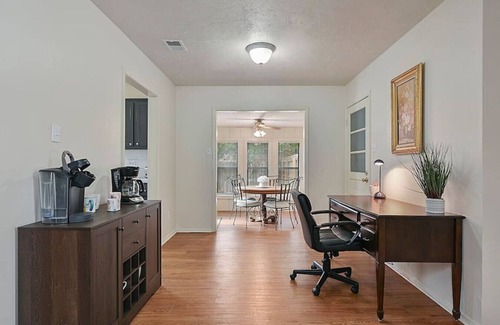 Wheeler Ridge House | Family-Friendly Sassy Shack: Ideal Stay in Aggieland!