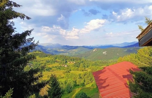 Savsat Apartment | Family-Friendly Satavala Tatil Köyü with Full Kitchen Access