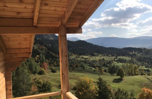 Savsat Apartment | Family-Friendly Satavala Tatil Köyü with Full Kitchen Access