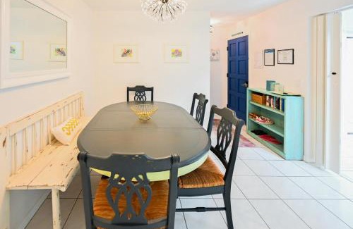Tropic House | Cozy Satellite Beach Townhome with Patios Near Ocean