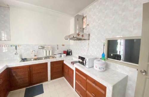 Thung Wat Don Villa | Prime Location Near Sathon Skytrain with Family-Friendly Amenities