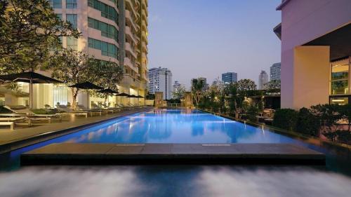 Sathorn Apartment | Elevated Sathorn Sky City View Rooftop Bar Awaits You
