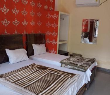 Rudraprayag Hotel | Budget-Friendly Stay at Sati Tourist Lodge for Families