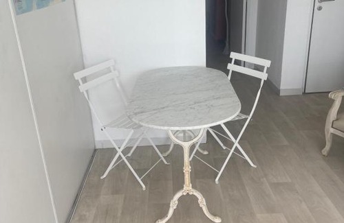 Bas-Vernet Apartment | Family-Friendly Getaway at Satine Hotel Awaits You