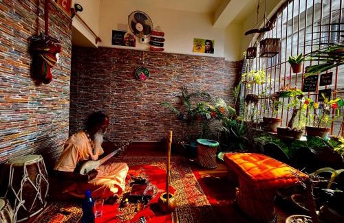 Kolkata House | Explore Satrangi Homestay Kolkata: Family-Friendly Retreat