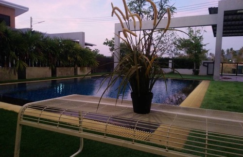Central Pattaya Villa | Relaxing Escape at Sattahip Pool Villa Awaits You