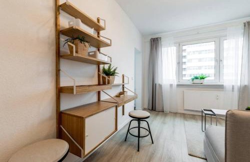 Nordost Apartment | Modern Comfort in Leipzig: Netflix, Wifi & Kitchen Amenities
