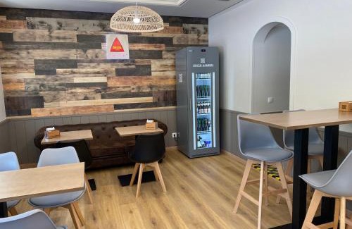 La Coruna Hotel | Inviting Saudade Hostal Cafetería - Family-Friendly Retreat