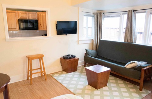 Seward Apartment | Comfortable Sauerdough Lodging with Family-Friendly Amenities