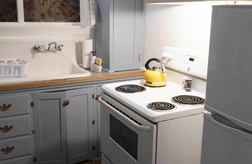 Seward Apartment | Comfortable Sauerdough Lodging with Family-Friendly Amenities