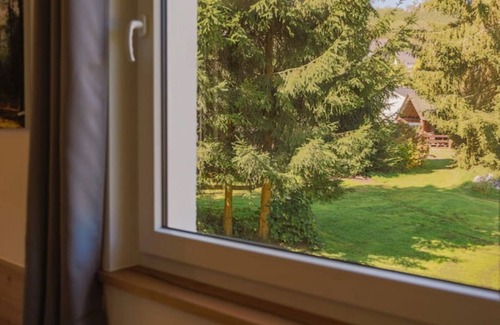 Niederberndorf Apartment | Top-Rated Sauerland-nest Heiminghausen with Family Amenities