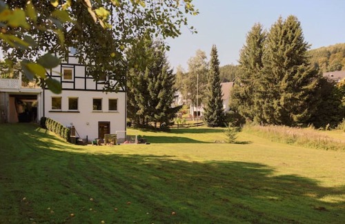 Niederberndorf Apartment | Top-Rated Sauerland-nest Heiminghausen with Family Amenities