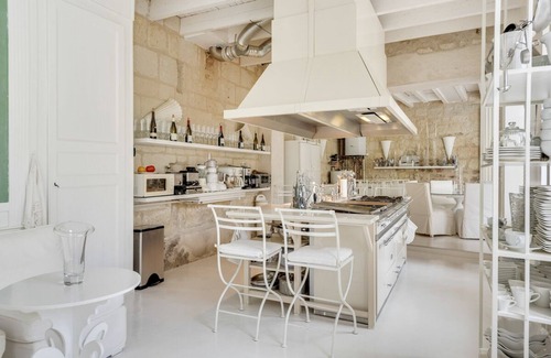 Saumur Villa | Elegant Saumur en Blanc Villa with Private Pool & Ocean Views