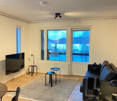 Jyvaskyla Apartment | Saunallinen Lutakon kaksio järvinäkymin