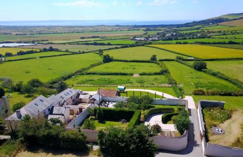 Braunton House | Family and Pet-Friendly Stay at Saunton Sanfield Grange