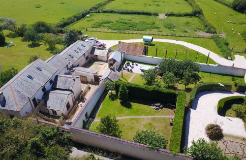 Braunton House | Family and Pet-Friendly Stay at Saunton Sanfield Grange