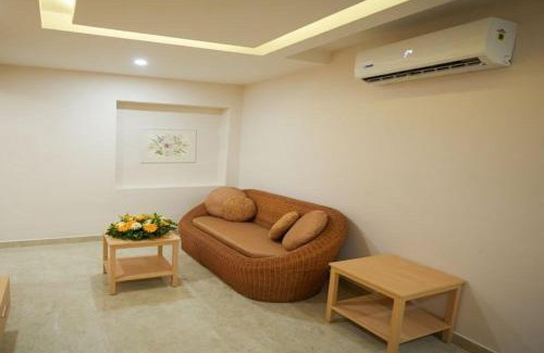 Irinjalakuda Hotel | Discover Sauparnika Regency: Guest Rated 8/10 & Family-Friendly