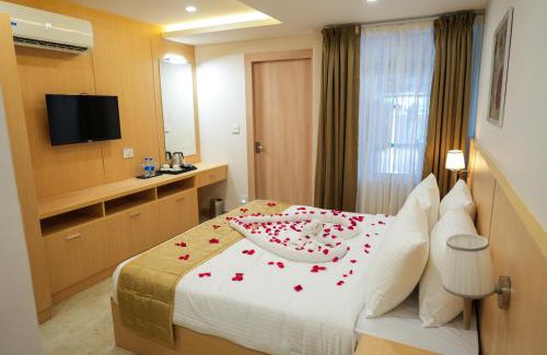 Irinjalakuda Hotel | Discover Sauparnika Regency: Guest Rated 8/10 & Family-Friendly