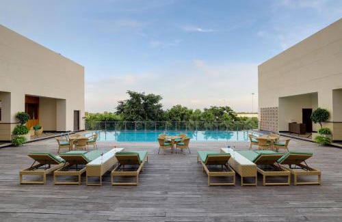 Agra Hotel | Discover Saura Hotel in Agra: Pool, Spa & Ocean Views