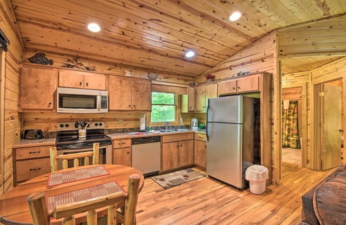 Helen Cabin | Tranquil Sautee Mountain Retreat with Spa & Hot Tub