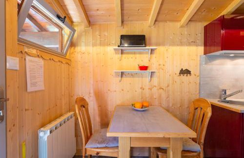 Faverges-Seythenex Ski Chalet | Experience Sauvage: Family-Friendly Retreat with Top Reviews
