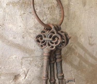 Sauve House | Explore SAUVEURS DE REVES: Family-Friendly Suites Await