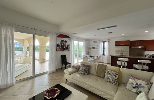 Maho Hotel | Experience Savana at Porto Cupecoy Marina: 10/10 Guest Rated