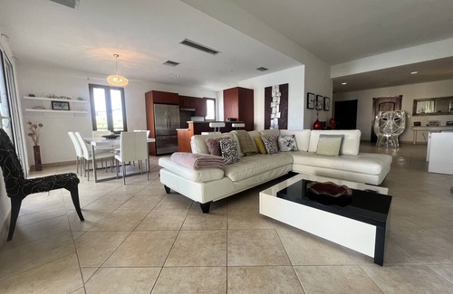 Maho Hotel | Experience Savana at Porto Cupecoy Marina: 10/10 Guest Rated