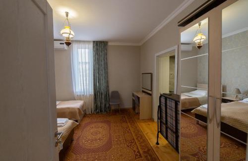 Mirzaani House | Top-Rated Savanna Guest House: Family & Pet Friendly Stay
