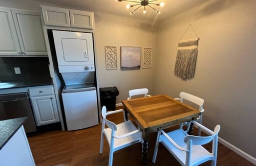 College Station Apartment | Guest Rated 10/10: Walk to A&M, Pet-Friendly Stay
