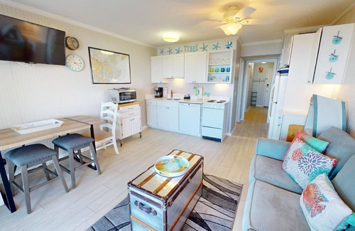 Tybee Island Condo | Waterfront Getaway at Savannah Beach and Racquet B309