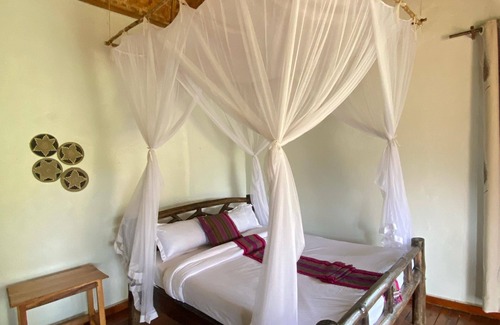 Paraa Cabin | savannah murchison lodge