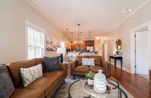 Old West Broad Neighborhood Condo | Modern 2 Bed/2 Bath Retreat in Downtown Savannah