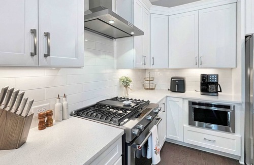 Hitch Village - Fred Wessels Homes Condo | Savannah Riverfront Retreat