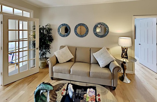 Vaught House | Beachside Escape at Savannah Shore - 4-Star Family Retreat